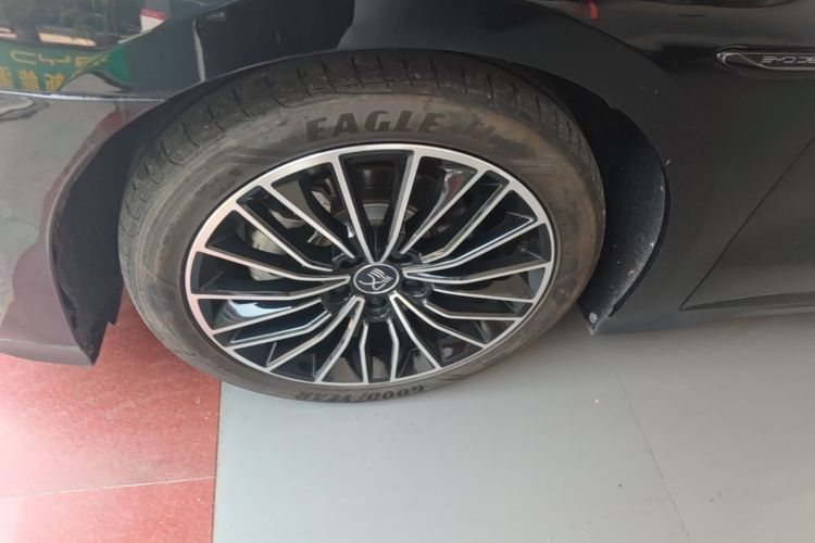 BYD Han 2023 car image #9