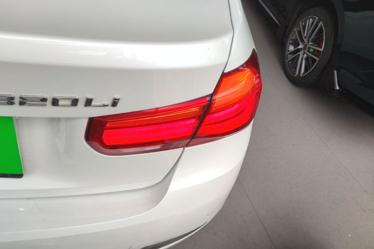 BMW 3 Series 2018 #8 BMW 3 Series 2018 car image #8