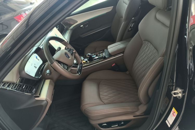 BYD Han 2024 car image #15
