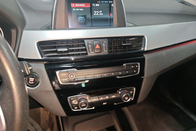 BMW X1 2019 #13 BMW X1 2019 car image #13