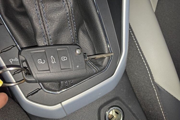 Volkswagen Polo 2020 car image #9