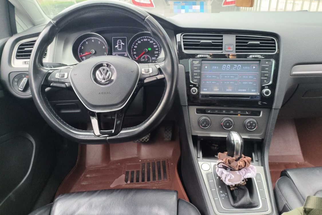 Volkswagen Golf 2015 car image #21
