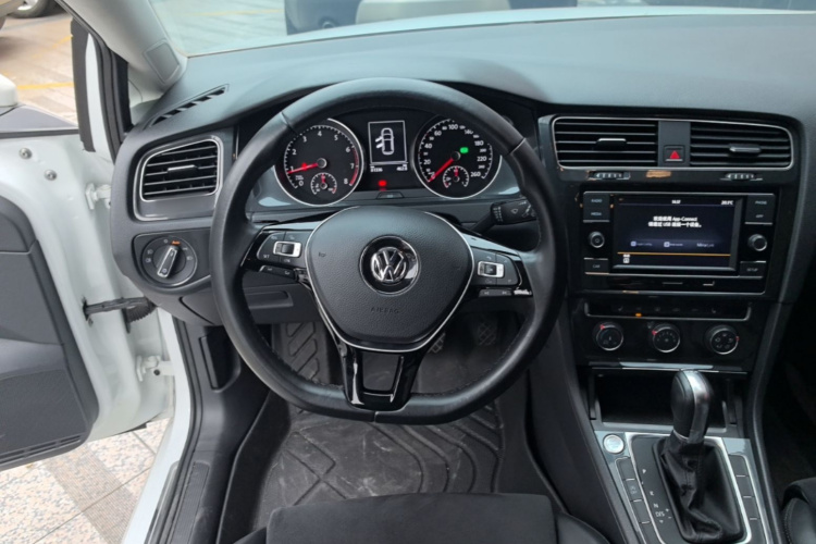 Volkswagen Golf 2019 #11 Volkswagen Golf 2019 car image #11