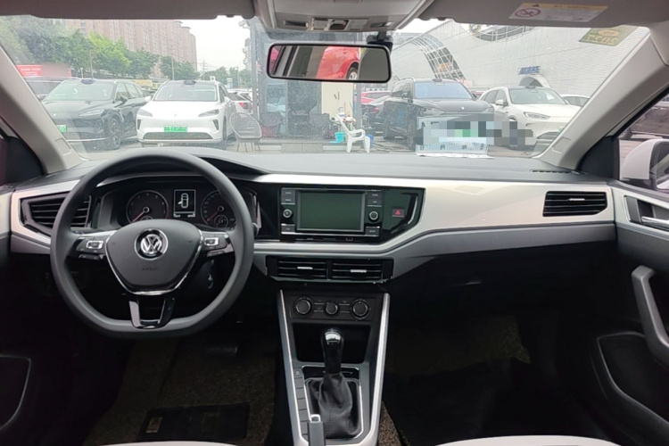 Volkswagen Polo 2019 car image #11