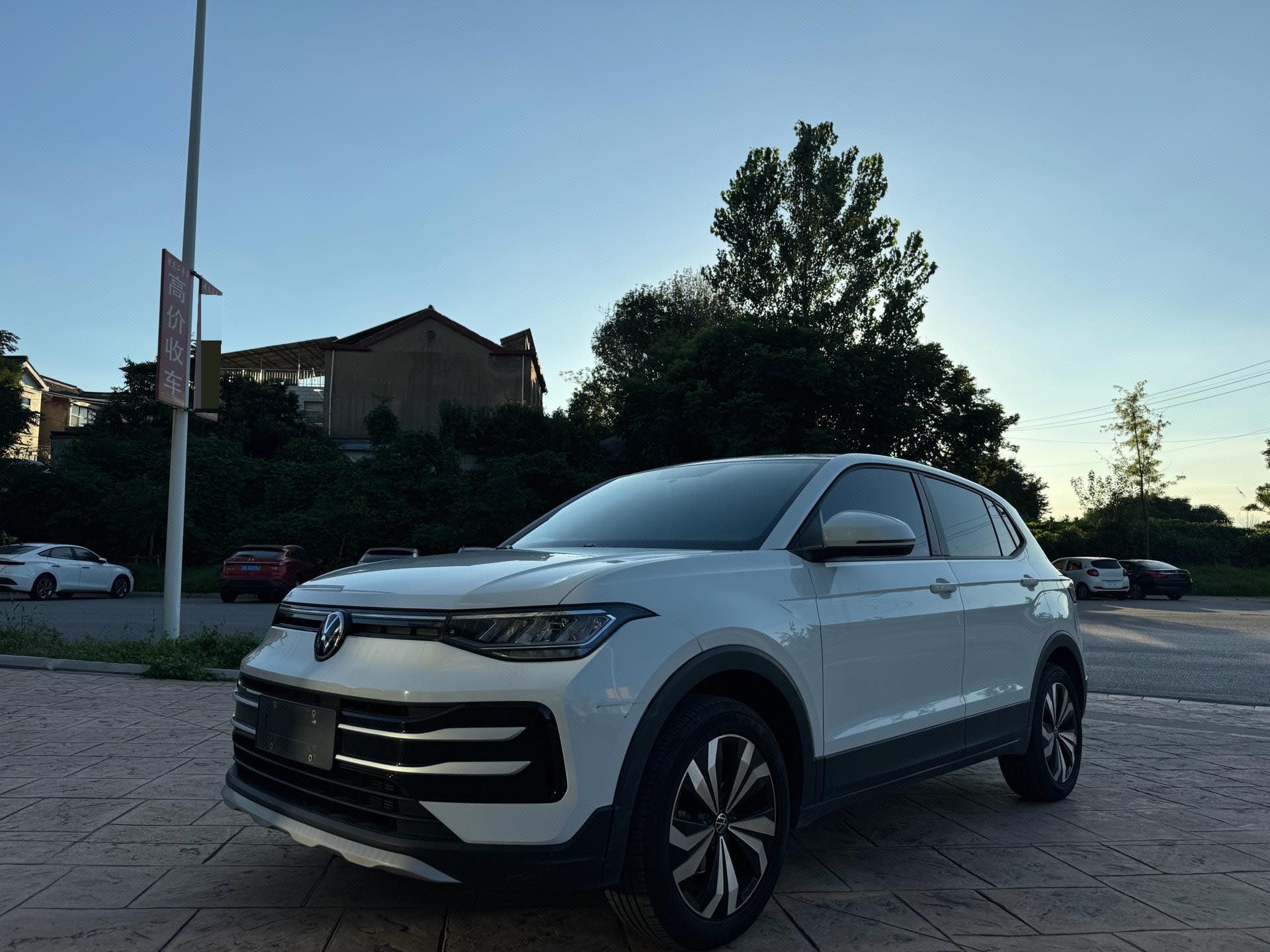 Volkswagen Tharu 2024 car image 