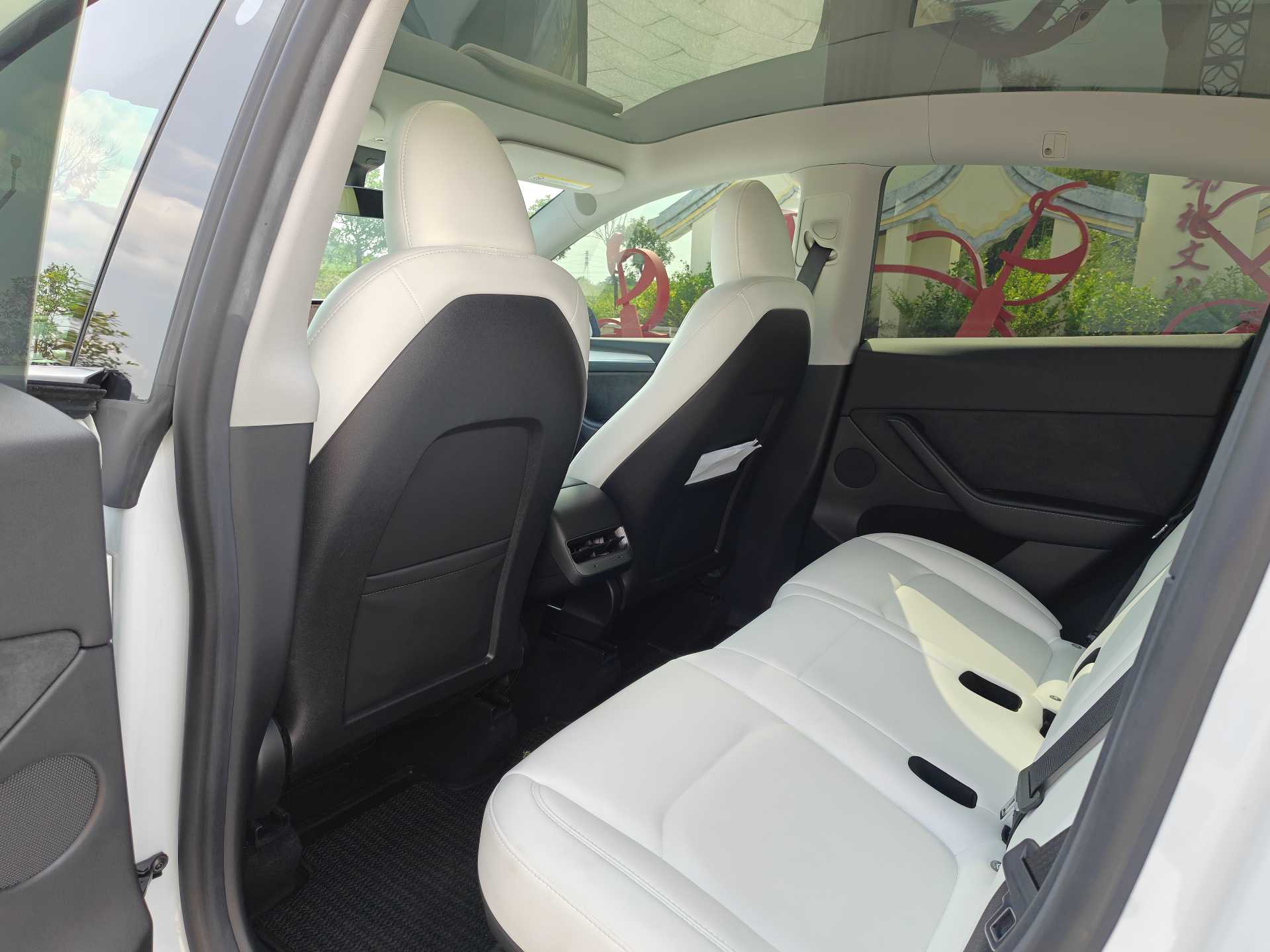 Tesla Model Y 2023 #7 Tesla Model Y 2023 car image #7