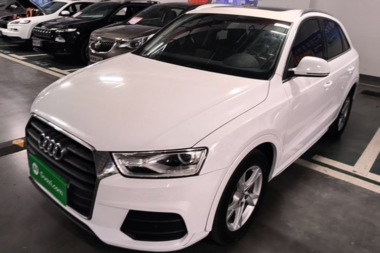 Audi Q3 2017 car image #2