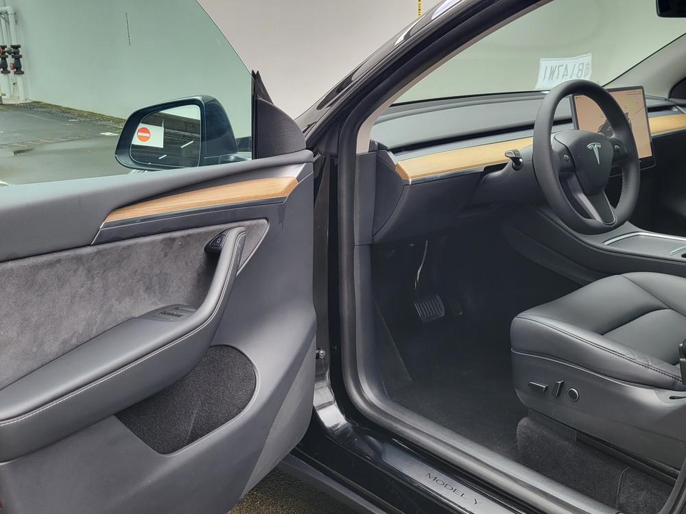 Tesla Model Y 2022 car image #23