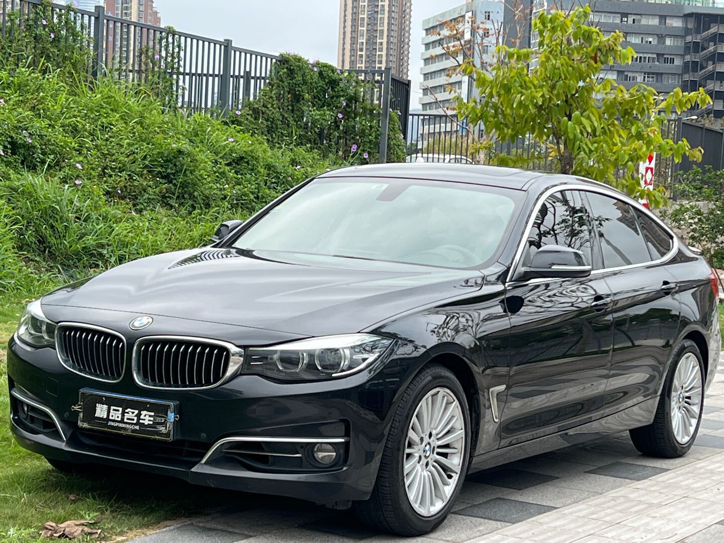 BMW 3 Series GT 2019 BMW 3 Series GT 2019 car image