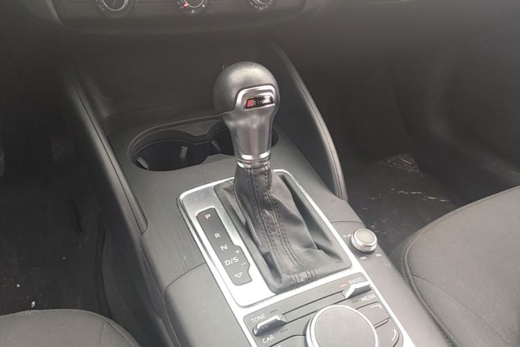 Audi A3 2017 immagine di auto #14