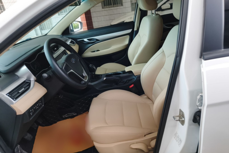 GEELY Emgrand 2019 car image #15