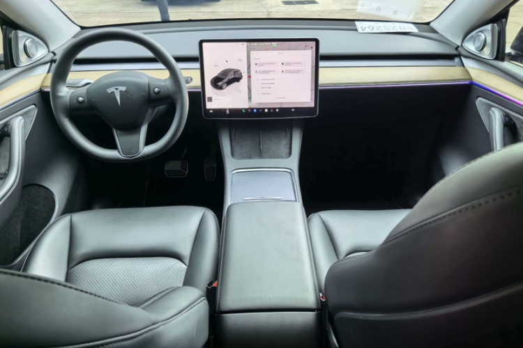 Tesla Model Y 2023 #15 Tesla Model Y 2023 car image #15