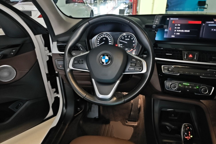 BMW X1 2021 car image #11