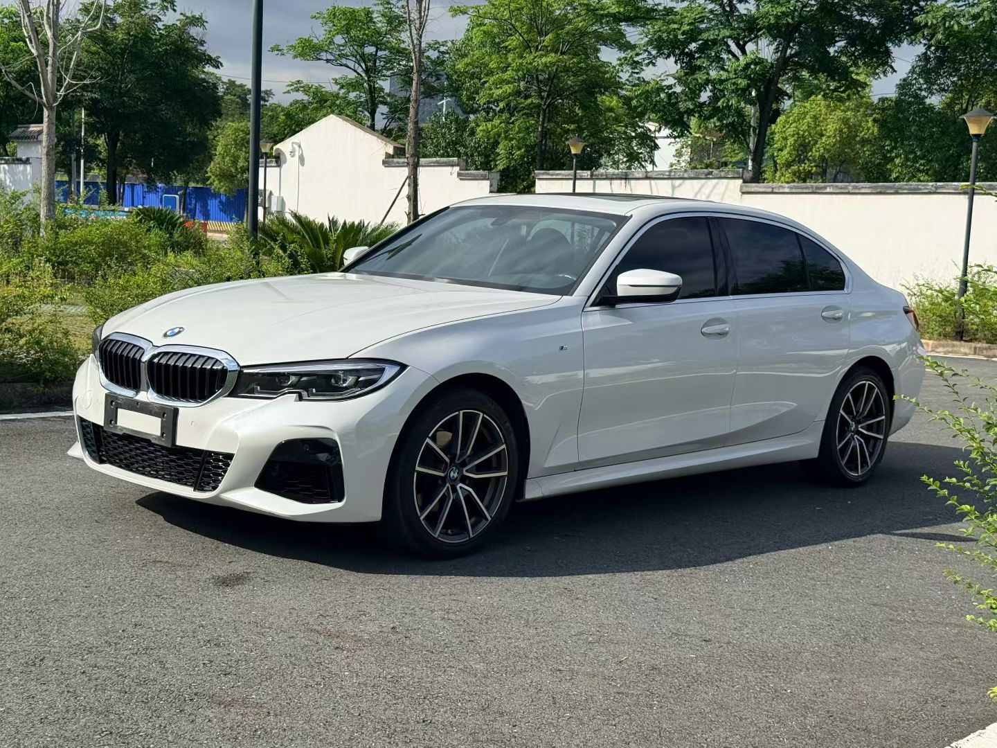 BMW 3 Series 2022 car image #2