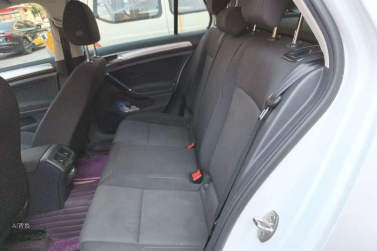 Volkswagen Golf 2020 car image #19