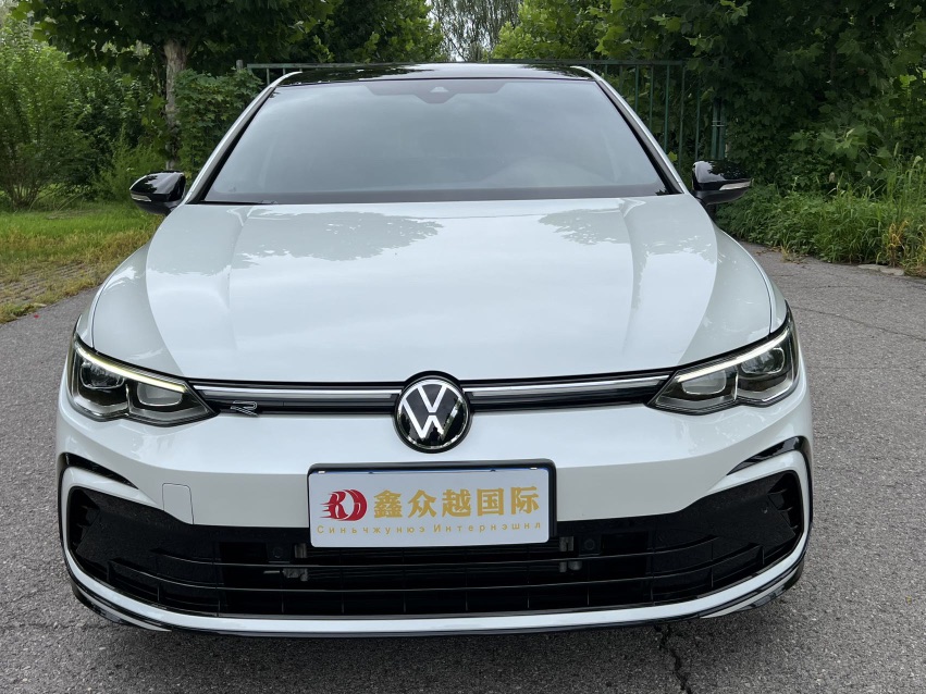 Volkswagen Golf 2022 car image #2