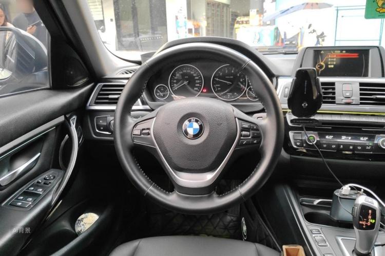 BMW 3 Series 2016 car image #12