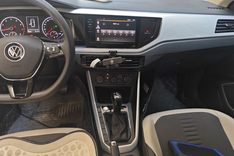 Volkswagen Polo 2021 car image #13