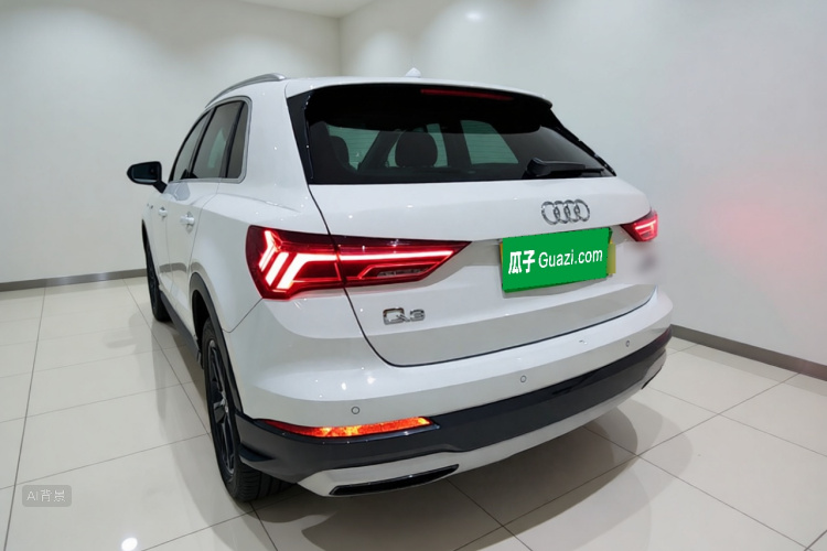 Audi Q3 2021 car image #5