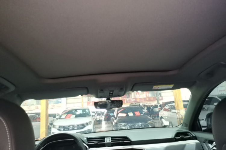 Audi Q3 2025 immagine di auto #18
