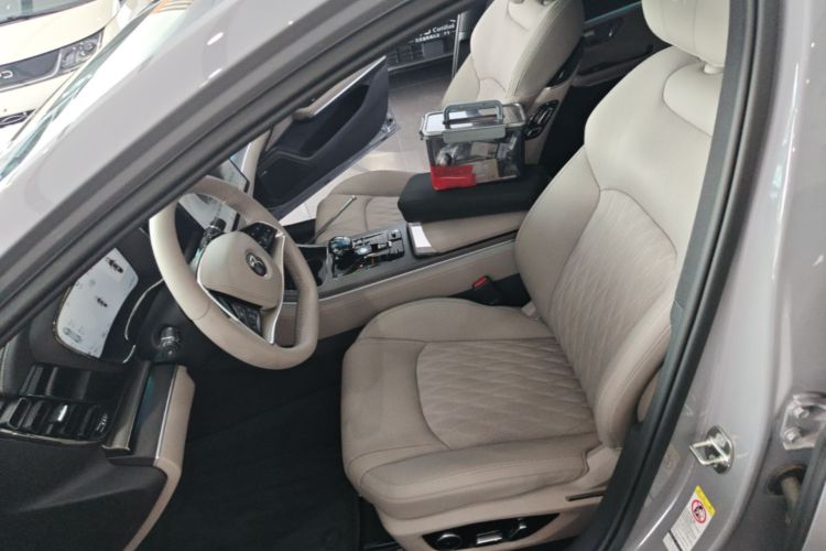 BYD Han 2025 #15 BYD Han 2025 car image #15