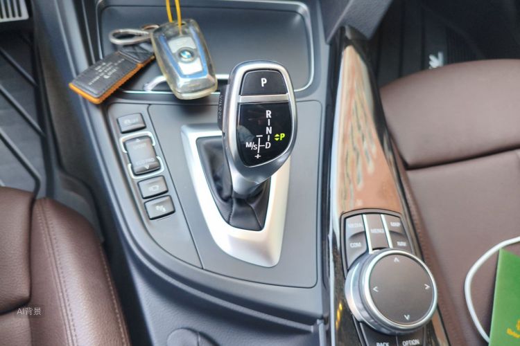 BMW 3 Series 2018 #16 BMW 3 Series 2018 car image #16