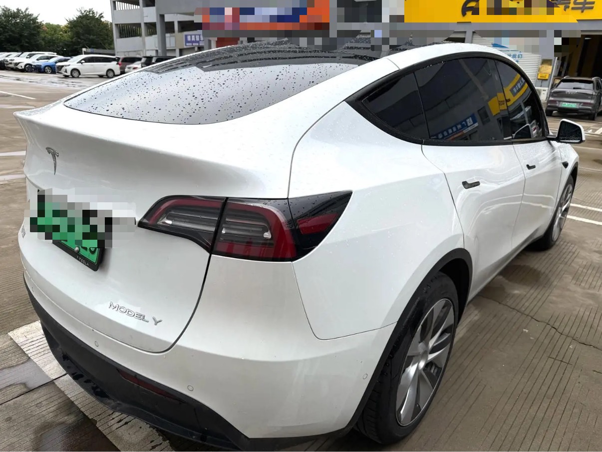 Tesla Model Y 2021 #4 Tesla Model Y 2021 car image #4