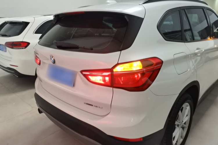 BMW X1 2018 #6 BMW X1 2018 car image #6