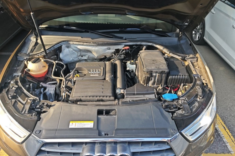 Audi Q3 2017 car image #20
