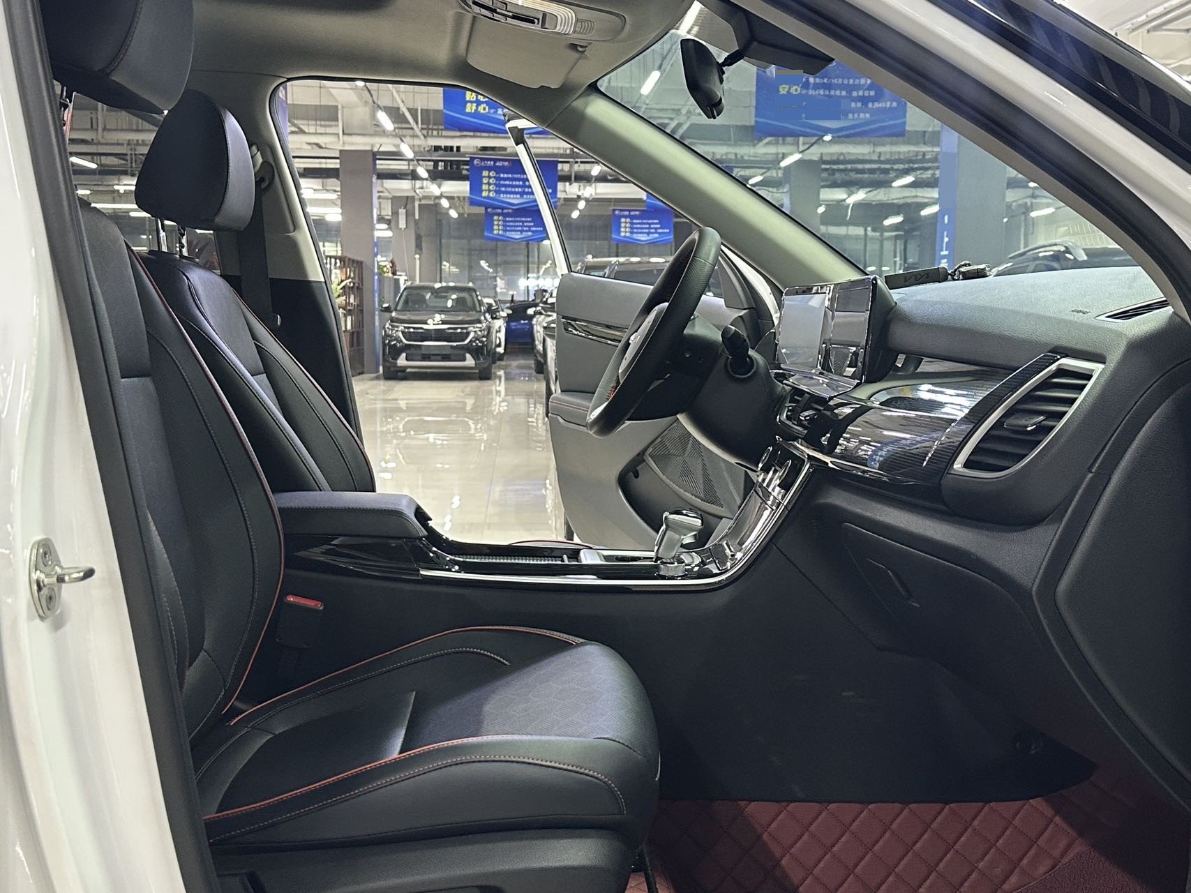 Kia Seltos 2024 صورة سيارة #5