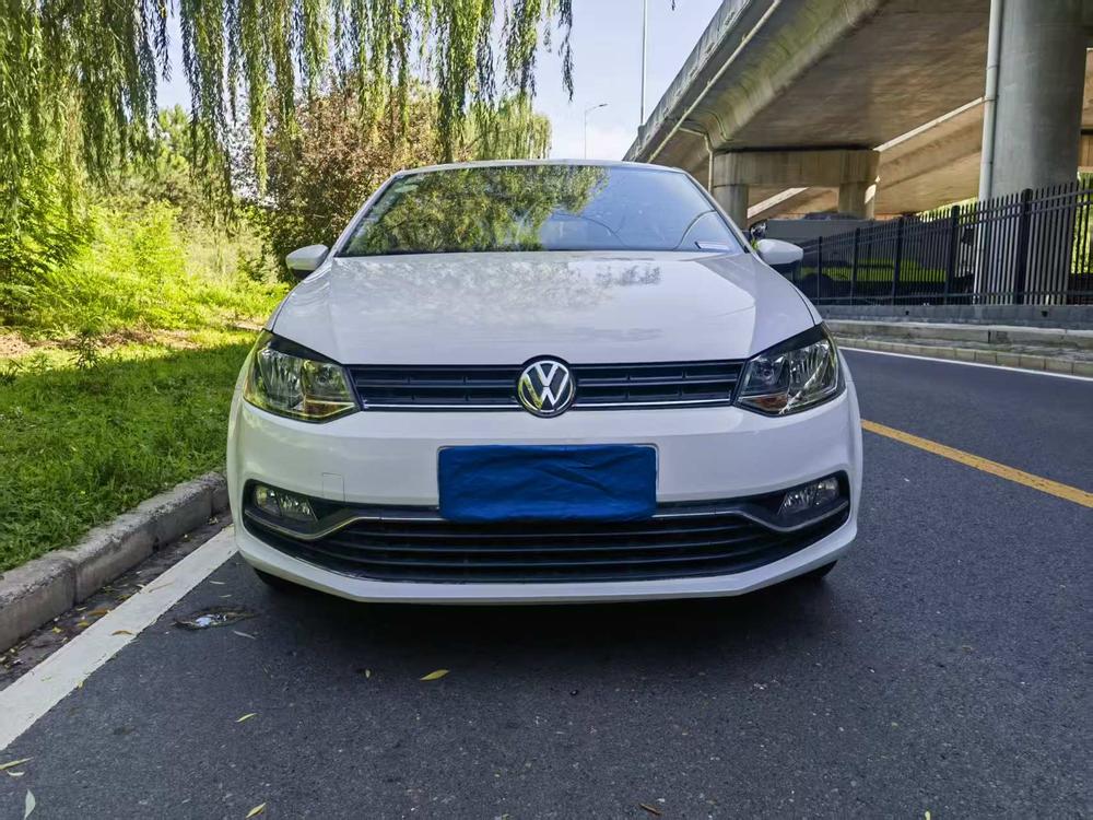 Volkswagen Polo 2016 car image #2