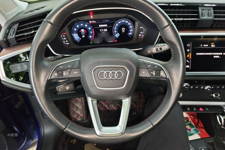Audi Q3 2019 car image #12