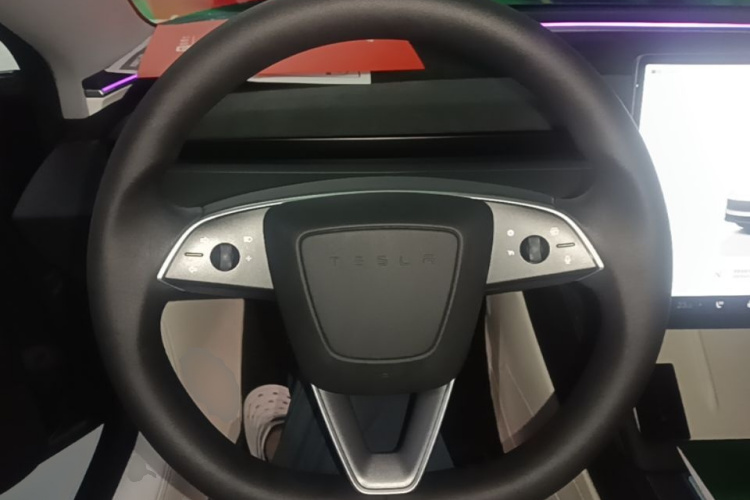 Tesla Model 3 2024 #11 Tesla Model 3 2024 car image #11