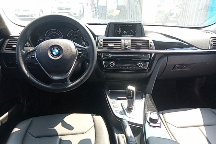 BMW 3 Series 2017 #18 BMW 3 Series 2017 immagine di auto #18