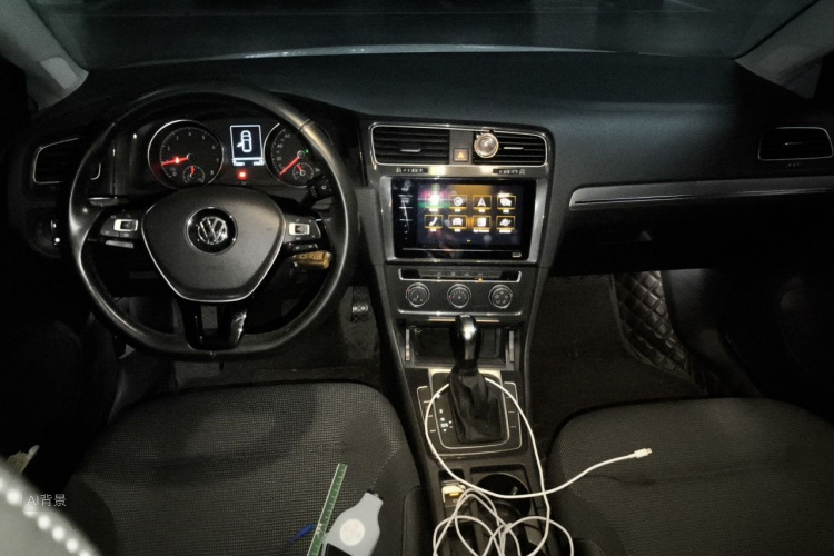 Volkswagen Golf 2020 car image #11