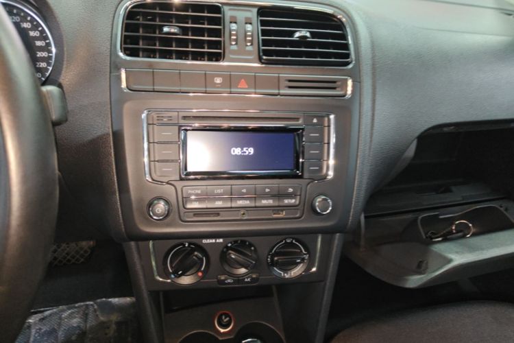 Volkswagen Polo 2017 #13 Volkswagen Polo 2017 car image #13