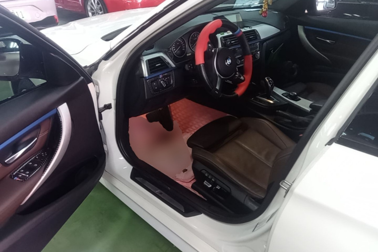 BMW 3 Series 2018 imagen de coche #12