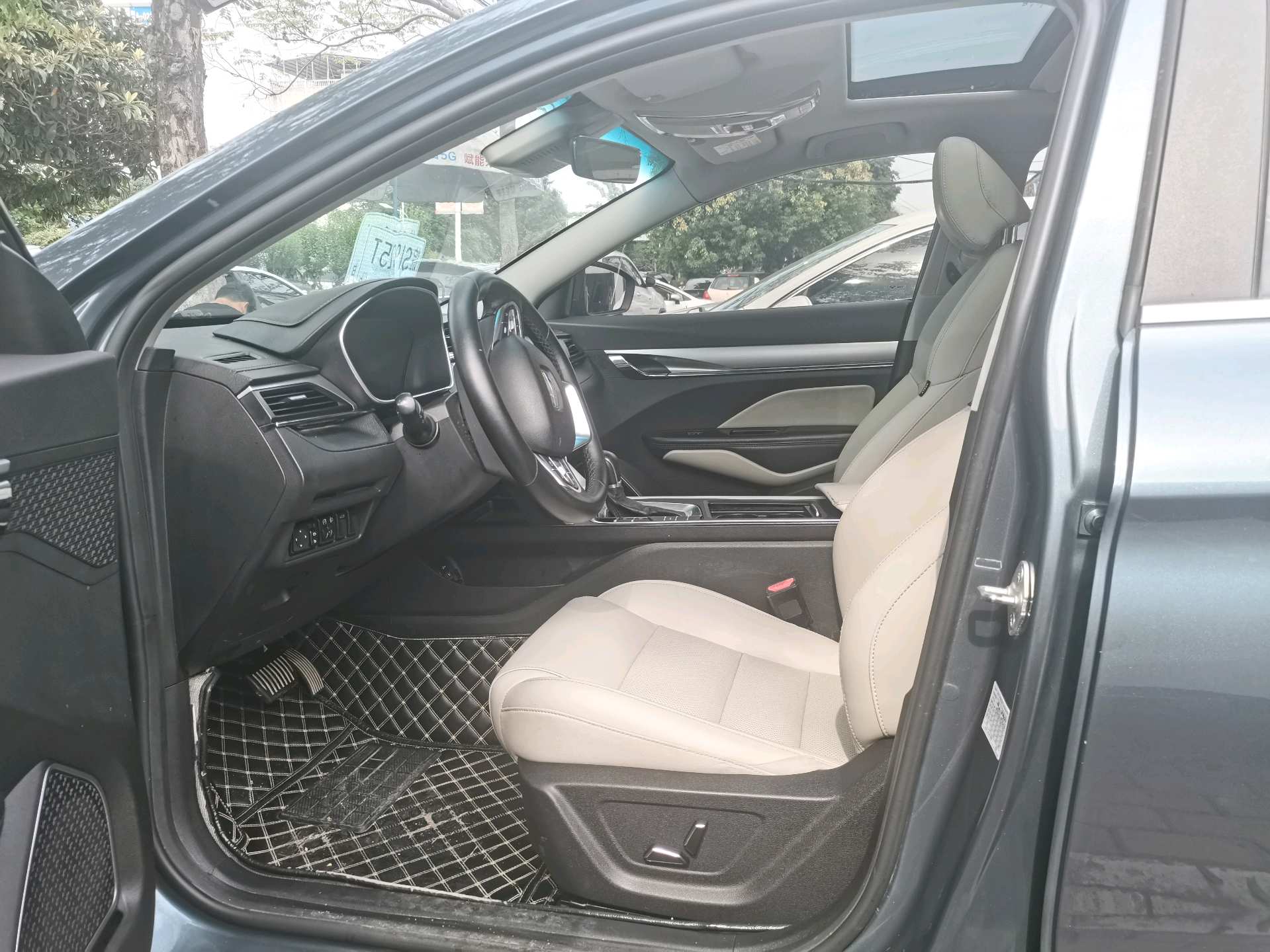GEELY Binray 2018 car image #3