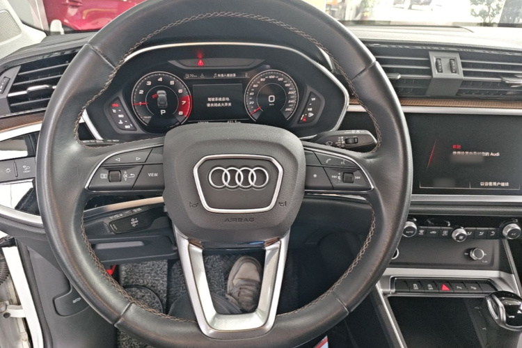 Audi Q3 2023 #15 Audi Q3 2023 car image #15