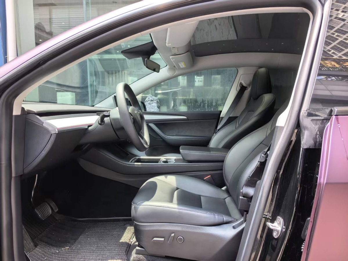 Tesla Model Y 2023 car image #4