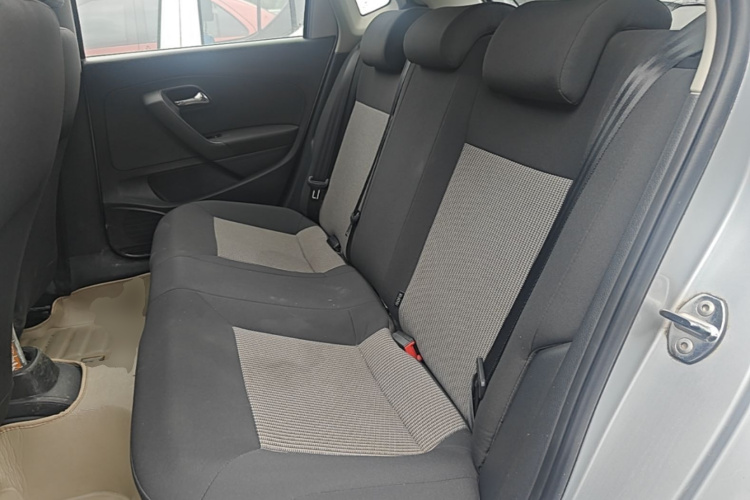 Volkswagen Polo 2015 #17 Volkswagen Polo 2015 car image #17