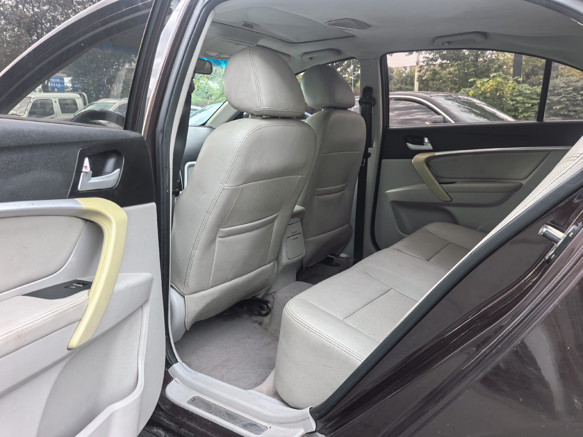GEELY Emgrand 2015 #3 GEELY Emgrand 2015 immagine di auto #3