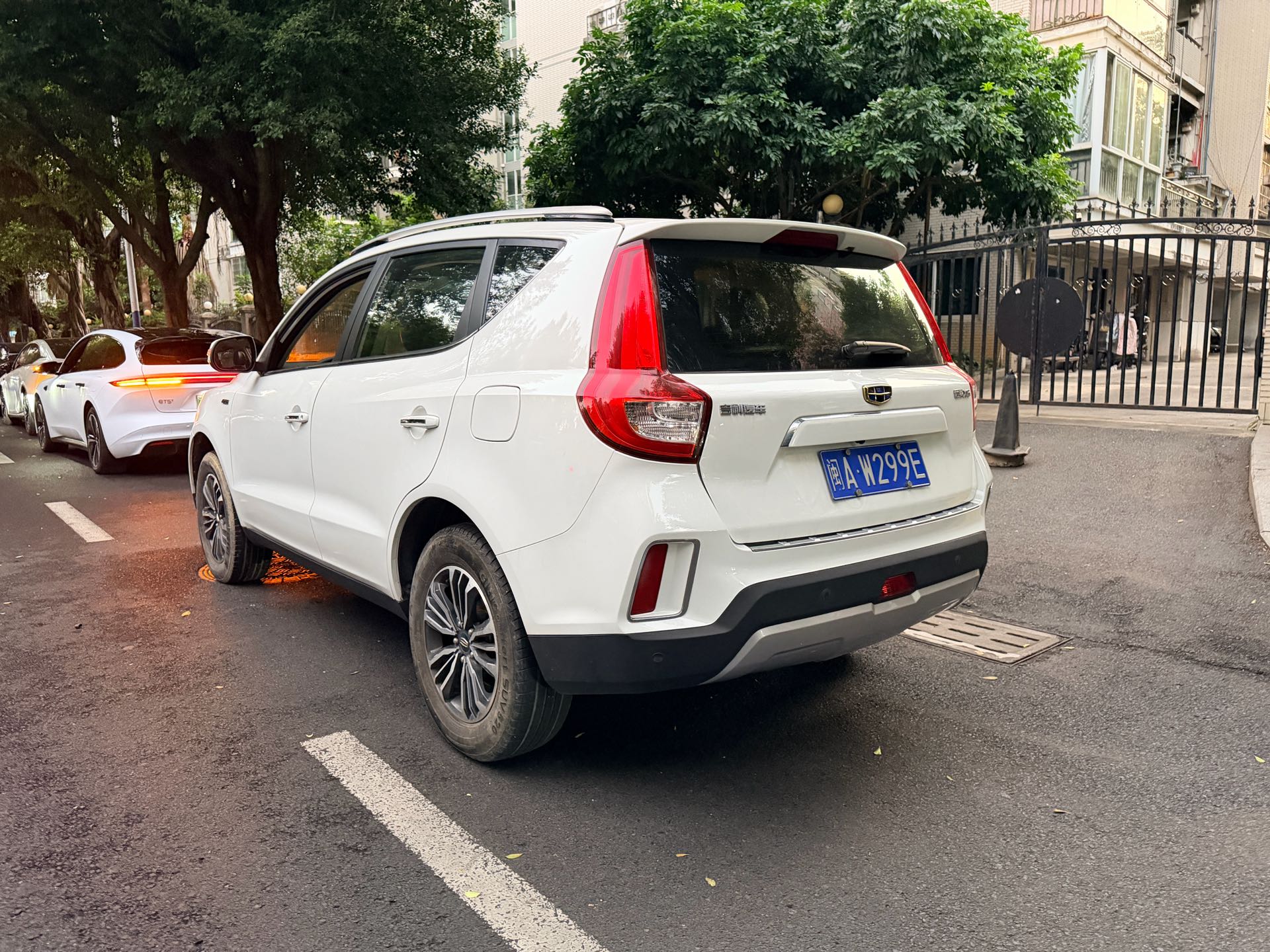 GEELY Vision X6 2016 #9 GEELY Vision X6 2016 изображение автомобиля #9
