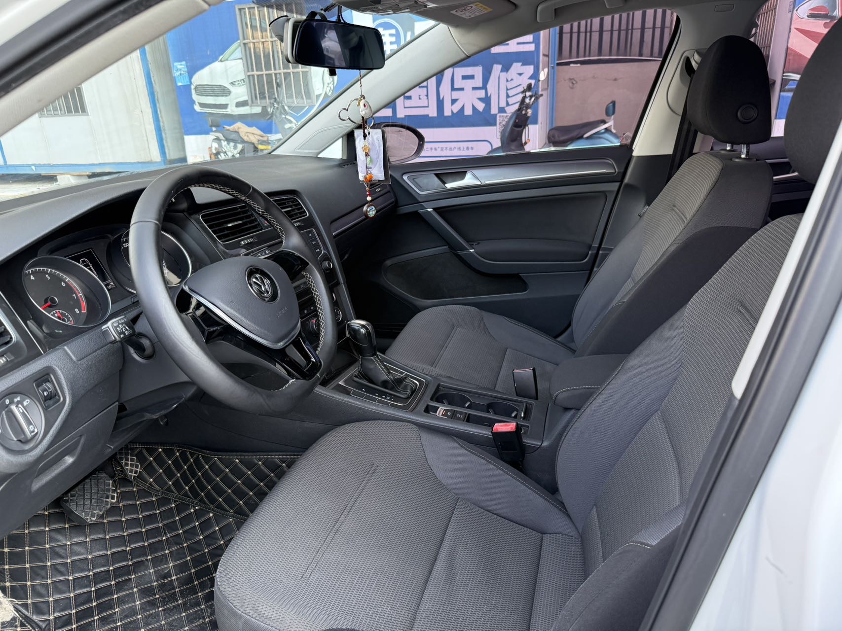 Volkswagen Golf 2017 car image #4