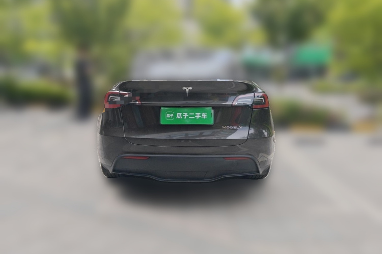 Tesla Model Y 2023 #6 Tesla Model Y 2023 car image #6