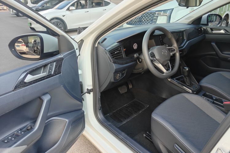 Volkswagen Lavida 2025 car image #16