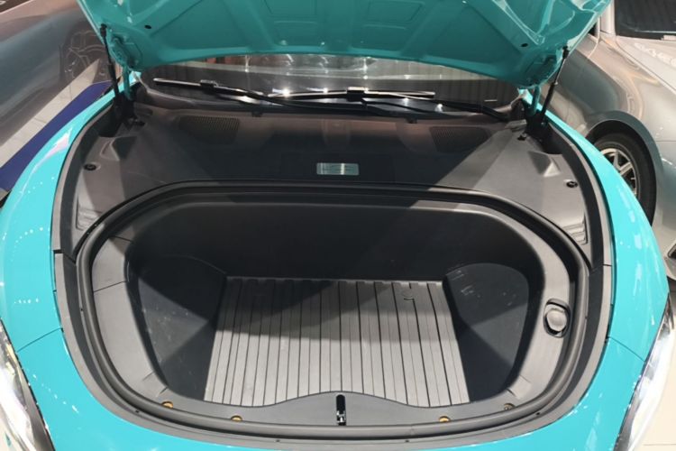 MI SU7 2024 immagine di auto #20