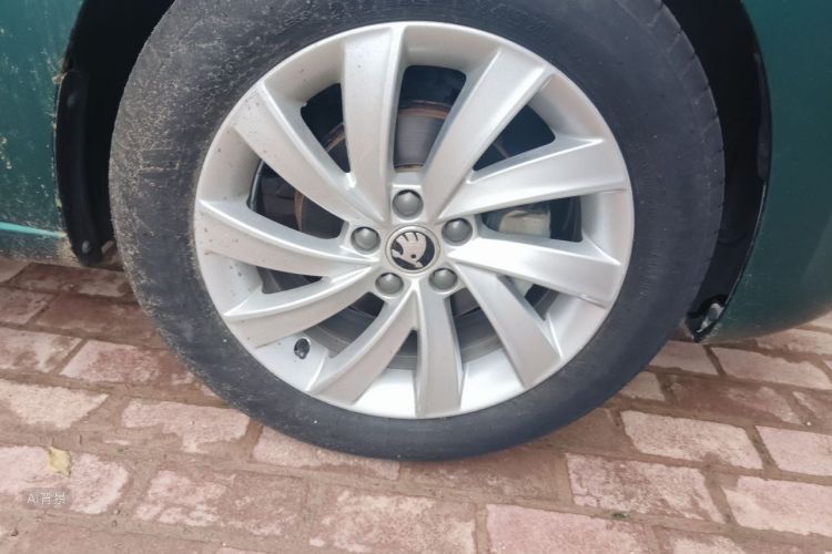 Skoda Rapid 2019 car image #9