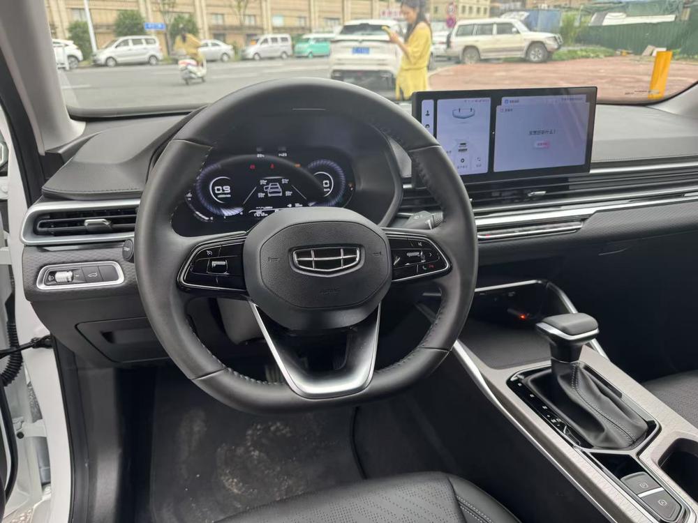 GEELY Emgrand 2021 car image #14