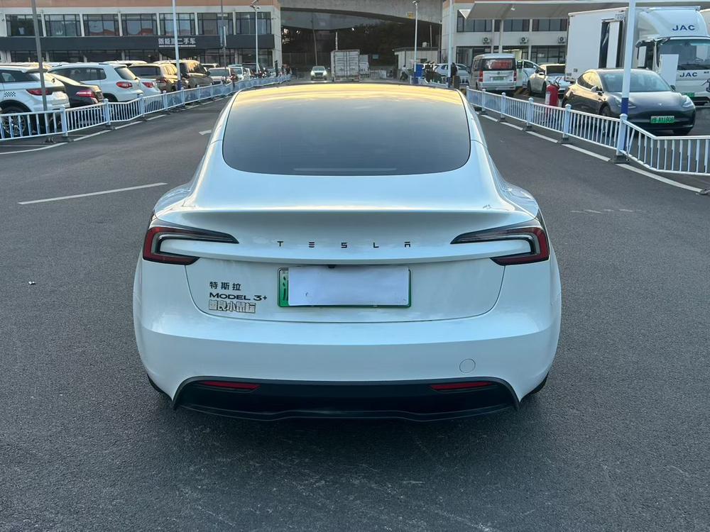 Tesla Model 3 2025 car image #5